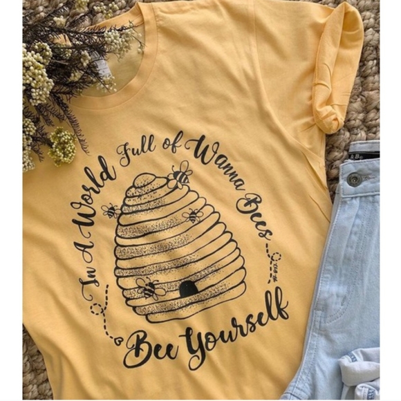 Bee 🐝 Yourself Graphic Tee💞 - Picture 2 of 2